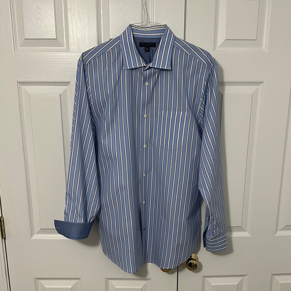 Banana Republic XL Fitted 100% cotton Blue and White Dress Shirt with Pinstripes